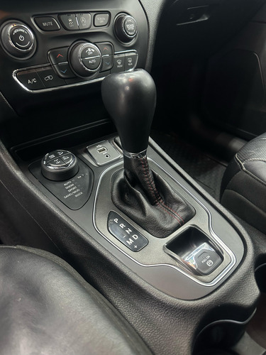 Jeep Cherokee 3.3l Trailhawk At