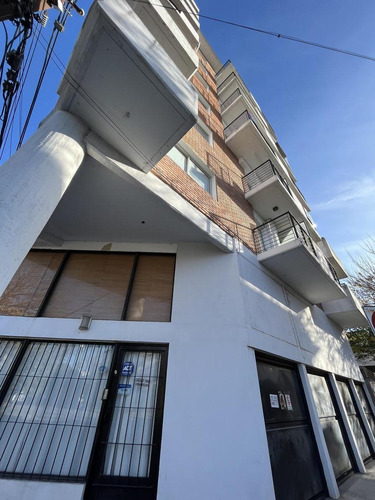 Imagen 4 de 18 de Departamento De Un Dormitorio - Zona Bella Vista, Rosario - Balcón Terraza - 60,78 M2
