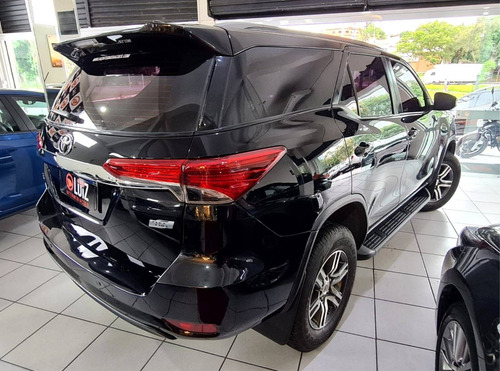 Imagem 4 de 7 de Toyota Hilux Sw4 2.7 Sr 4x2 16v Flex 4p Automático