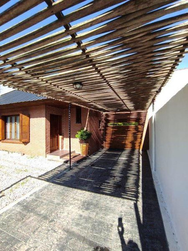 Oportunidad  Chalet 4 Amb + Dpcia- Piscina Y Quincho - Barrio Lopez De Gomara