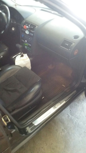 Ford Mondeo 2004 2.0 Ghia 4p
