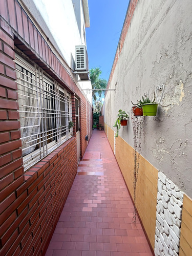 Ph En 2 Plantas De 4 Ambientes, Con Garaje Terraza Y Quincho