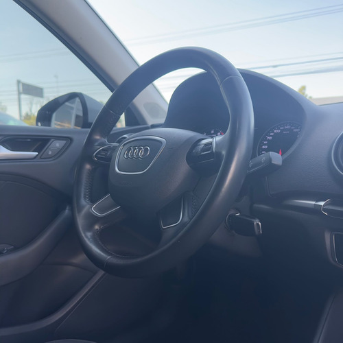 Audi A3 1.8 Sedán Ambiente At