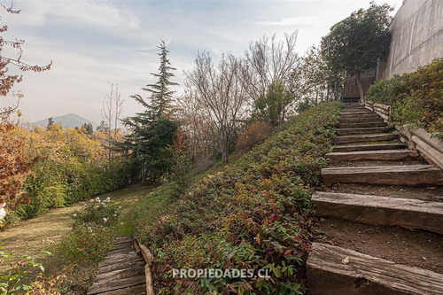 Casa En Arriendo De 5 Dorm. En Las Condes