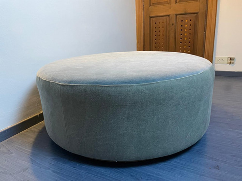 Sillon Redondo/pastilla En Pana Y Rafia Color Celeste Claro (Usado)