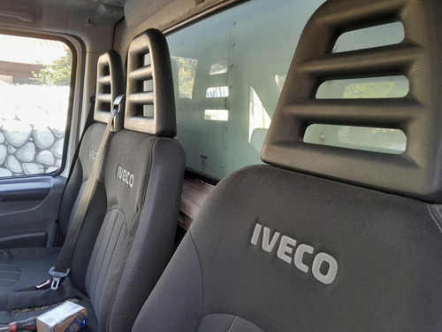 Iveco Daily 35s14 2017 Baú Único Dono Km Baixo