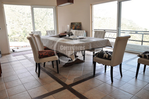 Casa En Venta En El Arrayán, Vista Insuperable Espectacular