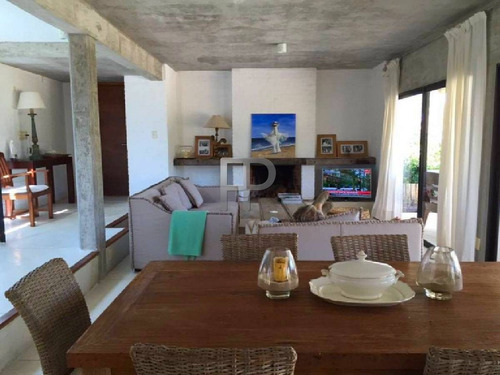 Imagen 4 de 13 de Casa En Venta Manantiales 4 Dorm, 1000 M2 #1843