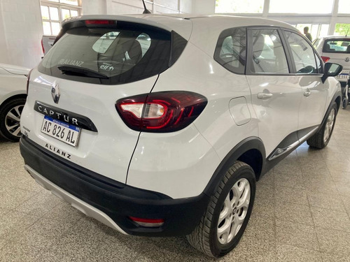 Imagen 2 de 5 de Renault 2018 Captur 2.0 Zen