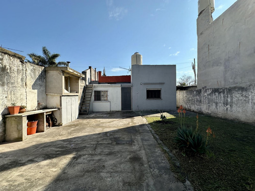Casa De Tres Ambientes En Venta, Llavallol, Lomas De Zamora