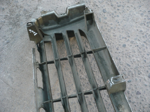 Mascara Con Daños Hilux 1995 4x4 Lea Descripción