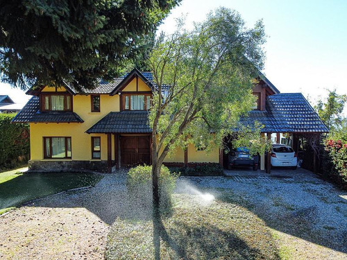 Casa Con Costa De Lago, Excelente Sobre Lago Nahuel Huapi. Renta Con 2da Propiedad.