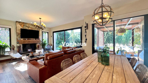 Casa En Venta En Barrio Privado Carmel