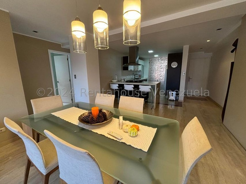 Se Pfrece En Venta Bello E Impecable Apartamento Remodelado Ubicado En Lomas Del Sol