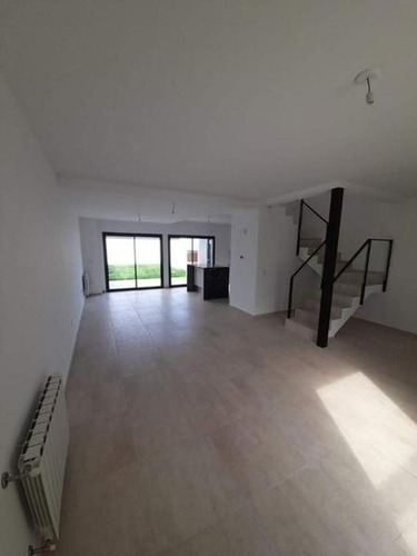 Imagen 2 de 5 de Venta Duplex En La Calandria