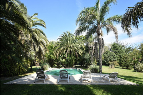 Venta De Hotel 20 Hab Con Parque Y Pileta En Pilar