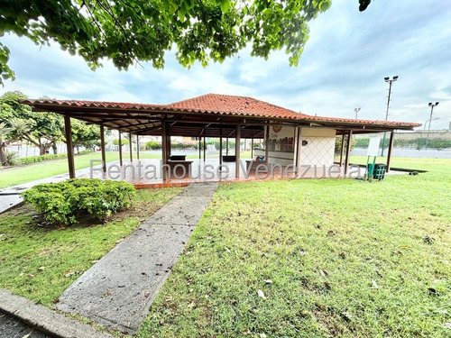 Ana Karina Molleja Vende Amplia Casa En Zona Este Barquisiemto, Lara /akm