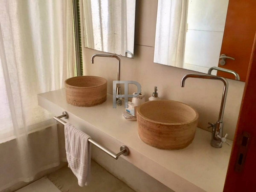 Imagen 12 de 13 de Casa En Venta Manantiales 4 Dorm, 1000 M2 #1843