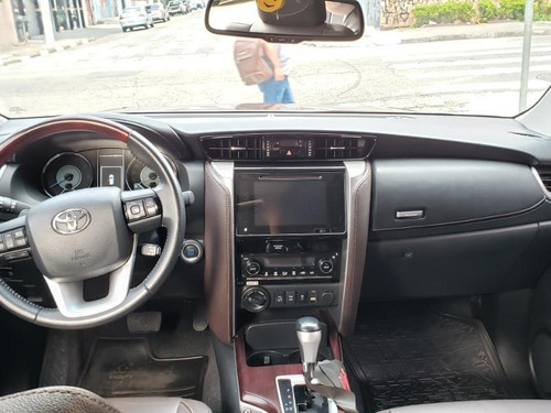 Toyota Hilux Sw4 2.8 Srx 4x4 7 Lugares 16v Turbo Intercooler