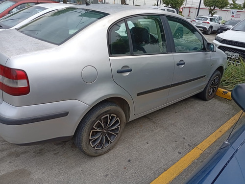 Auto Vw Polo En Buen Estado 2004 Precio $6300