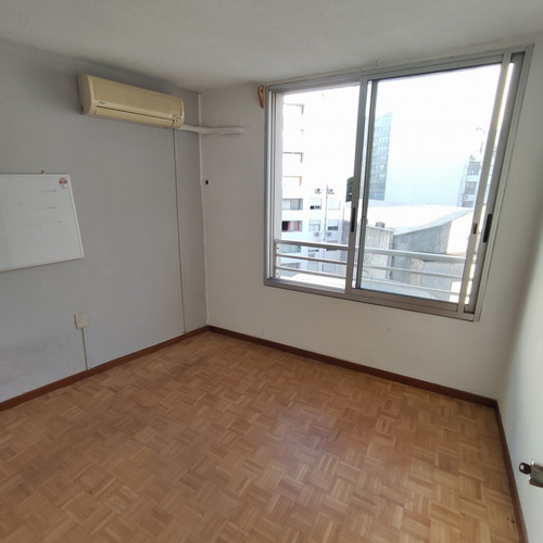 Imagen 3 de 18 de Apartamento En Venta. Tres Cruces. Monoambiente Con Garaje.