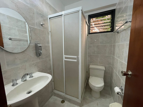 Alquilo Apartamento Campo Alegre, 150 Mts2, 3h+s/3b/2p Cag