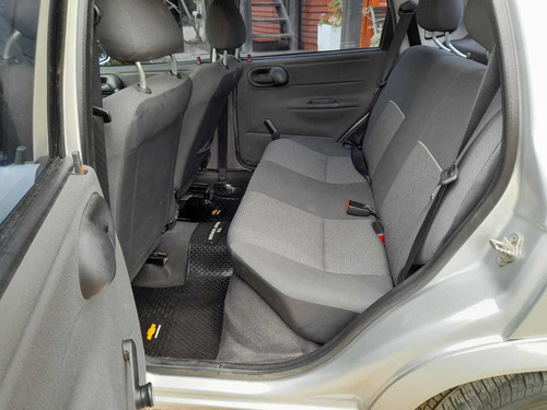 Imagen 9 de 11 de Chevrolet Classic 1.4 4 Ptas Aa Año 2014