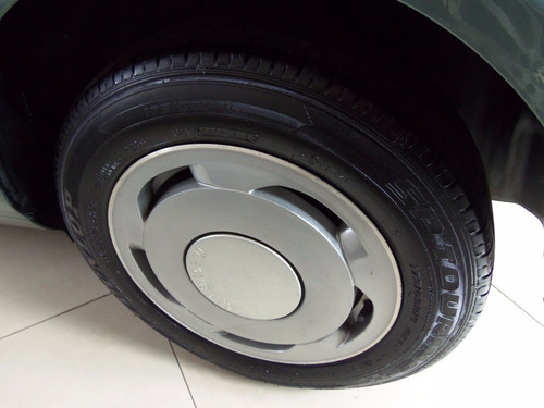 Volkswagen Voyage Trend 1.6 (flex) 2010