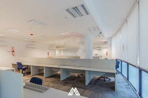 Local/oficina En Berro Y Av. Brasil 90m2 + 300m2