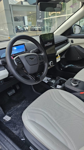 Ford Mustang Mach-E 0.0 Premium Awd