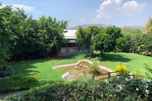 Jardín Para Bodas, Terreno Comercial En Venta, Alpuyeca, Morelos.
