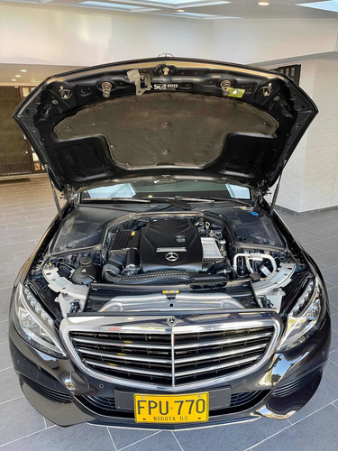 Imagen 15 de 20 de Mercedes-benz Clase C 2018 2.0 Cgi Exclusive