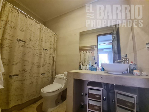 Casa En Venta De 4 Dorm. En Las Brisas De Chicureo