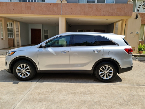 Imagen 8 de 15 de Kia Sorento 2018 2.4 Lx At