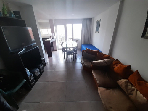 Imagen 2 de 30 de Departamento De 2 Ambientes - A La Calle - Alberti 3300