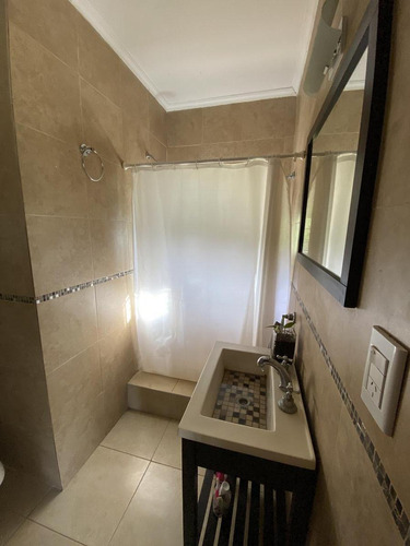 Imagen 9 de 11 de Venta Casa Con Pileta Y Jardin Forestado Roldan