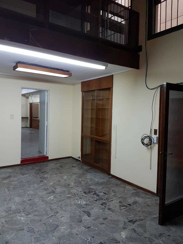 Oficina / Depósito / Apto Vivienda Y/o Consultorios 280 M2