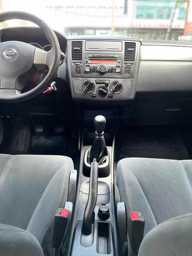Nissan Tiida 1.8 Visia