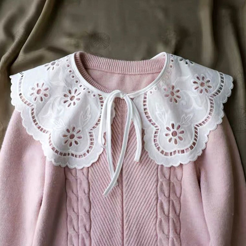 . Cuello Falso De Estilo Francés Ahueca Hacia Fuera La