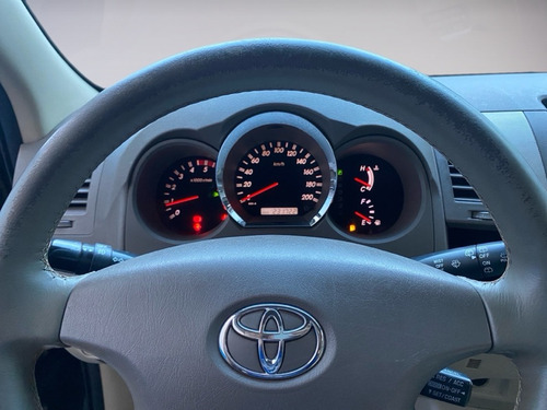 Toyota Hilux SW4 SRV 4x4 3.0 Turbo (aut)