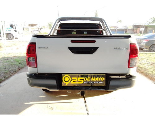 Imagen 10 de 10 de Toyota Hilux 2016 2.4 Cd Dx 150cv 4x2