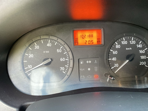 Imagen 18 de 25 de Renault Logan Familier 2012