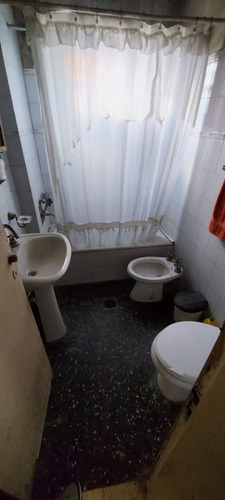 Casa Chica Para Reformar, Sobre Lote 200 M2 En Ituzaingó