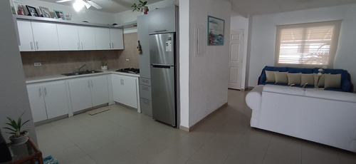 Imagen 2 de 12 de Re/max 2mil Vende Moderno Y Cómodo Townhouse En Urb. Lomas De Margarita - Isla De Margarita