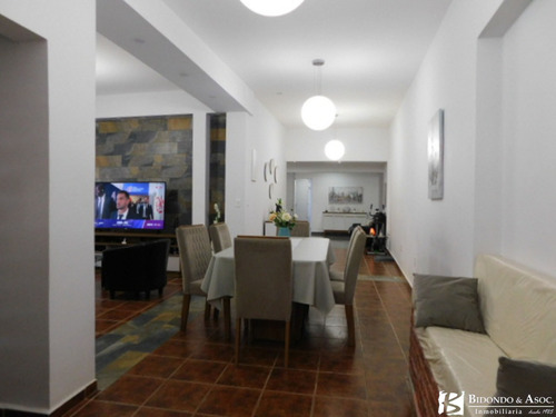 Muy Buena Propiedad A Nuevo De 3 Dormitorio En El Corazón De Sayago