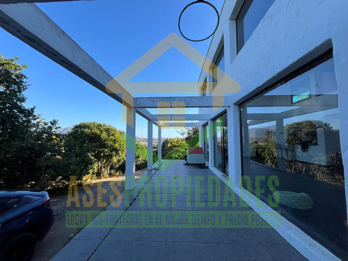 Oportunidad De Casa En Venta En Comndominio 5d 3b