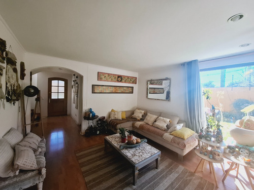 Hermosa Casa Con Piscina, 4 D+3b Y En Condominio!!