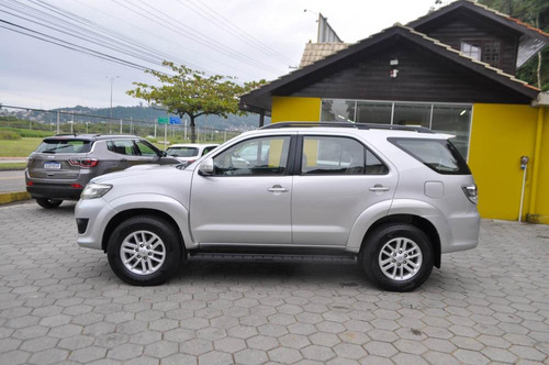 Toyota Hilux SW4 SRV 3.0 4X4 AT (7L)