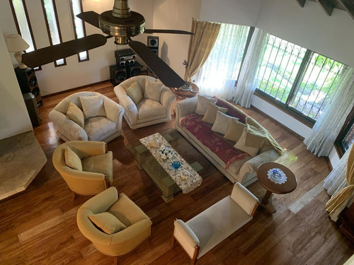 Imagen 10 de 30 de Excelente Chalet - Castelar Norte - Larralde Angosta - 5 Ambientes - 1450 M2 Lote - Venta - Permuta