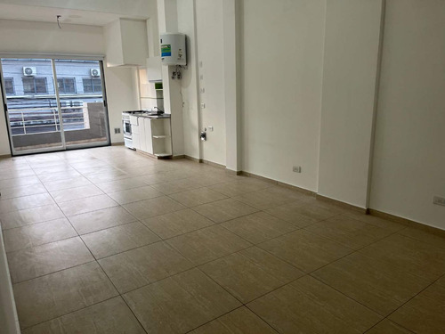 Venta Caseros Amplio Monoambiente Bajas Expensas